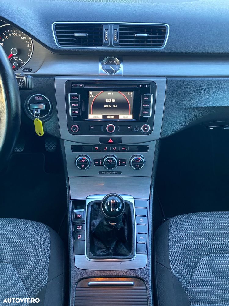 Volkswagen Passat 1.6 TDI BlueMotion Technology Highline - 14