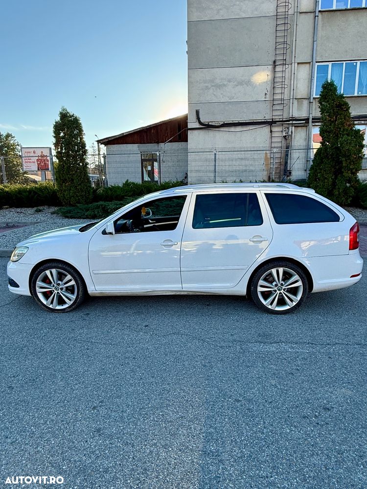 Skoda Octavia Combi 2.0 TDI CR DPF DSG RS - 6