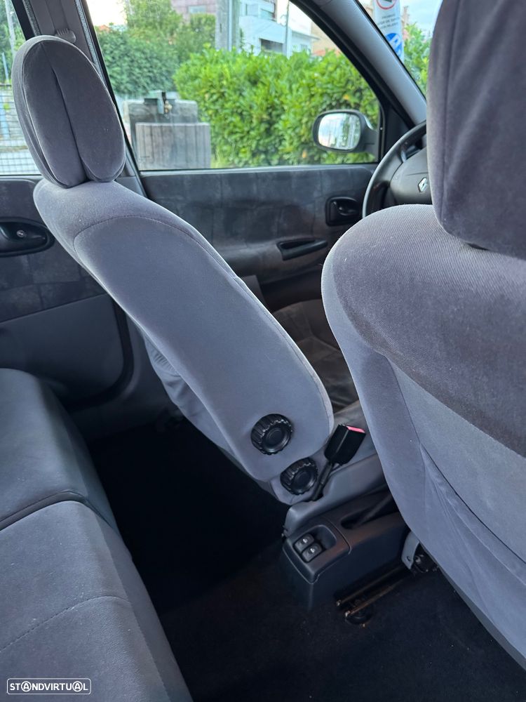 Renault Mégane 1.4 16V Air - 13