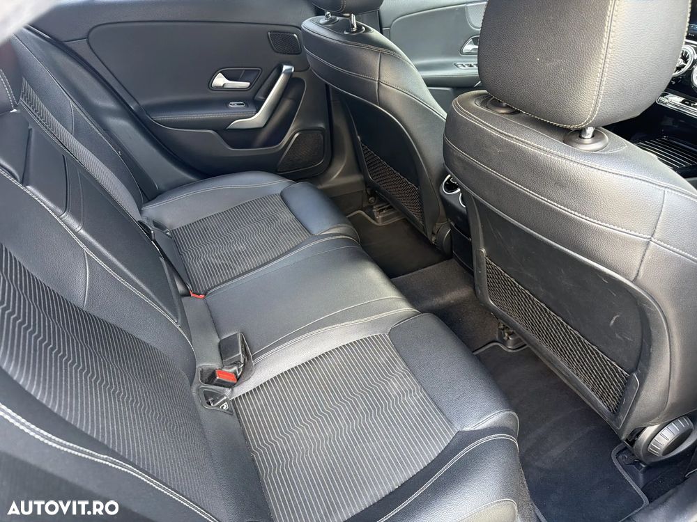 Mercedes-Benz A 180 d Sedan Aut. - 12