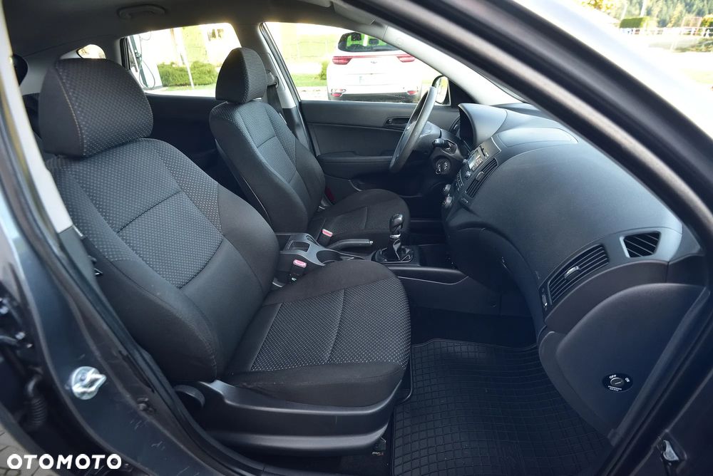 Hyundai i30 1.6 CRDi Comfort - 22