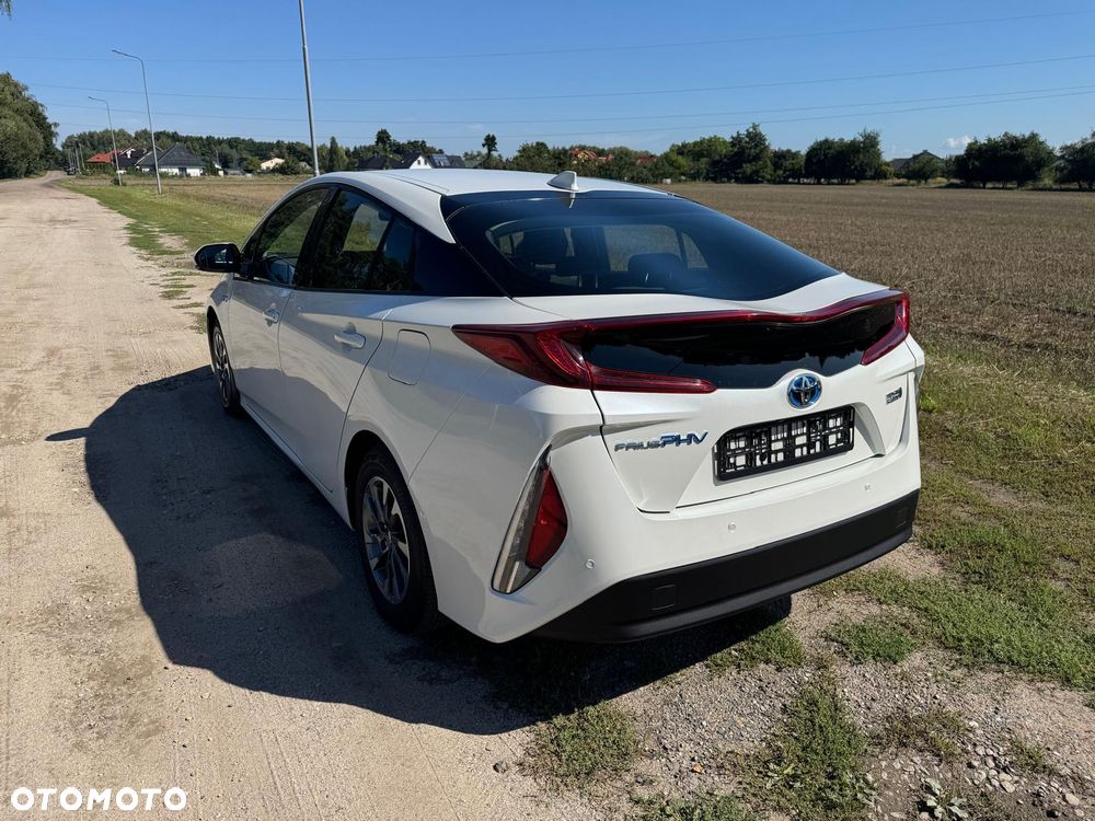 Toyota Prius Hybrid Executive - 7