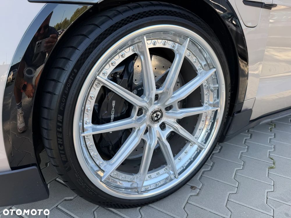 Porsche Taycan Turbo S - 15