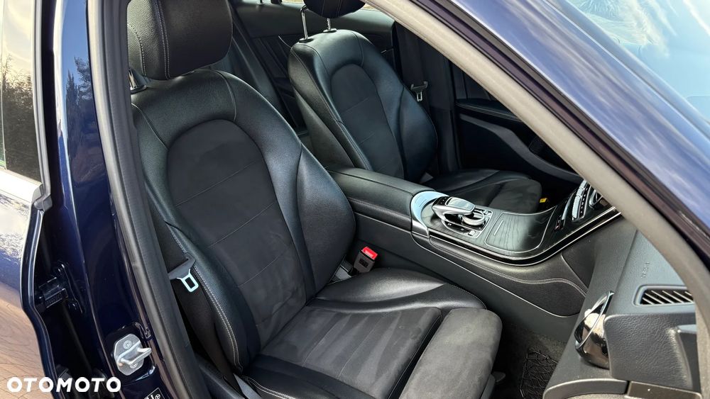 Mercedes-Benz GLC 250 4Matic 9G-TRONIC AMG Line - 31