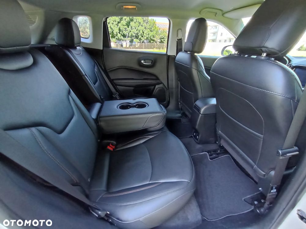 Jeep Compass - 23