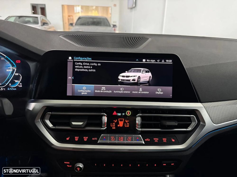 BMW 330 e Touring Pack M Auto - 37