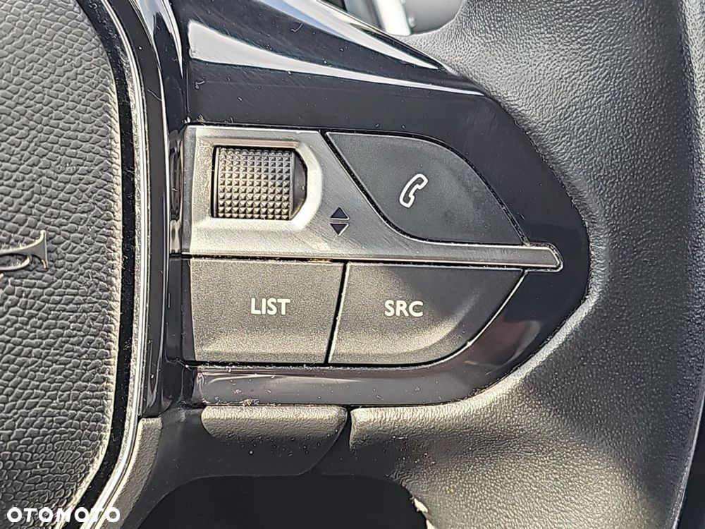 Peugeot 5008 1.5 BlueHDi Active S&S EAT8 - 17