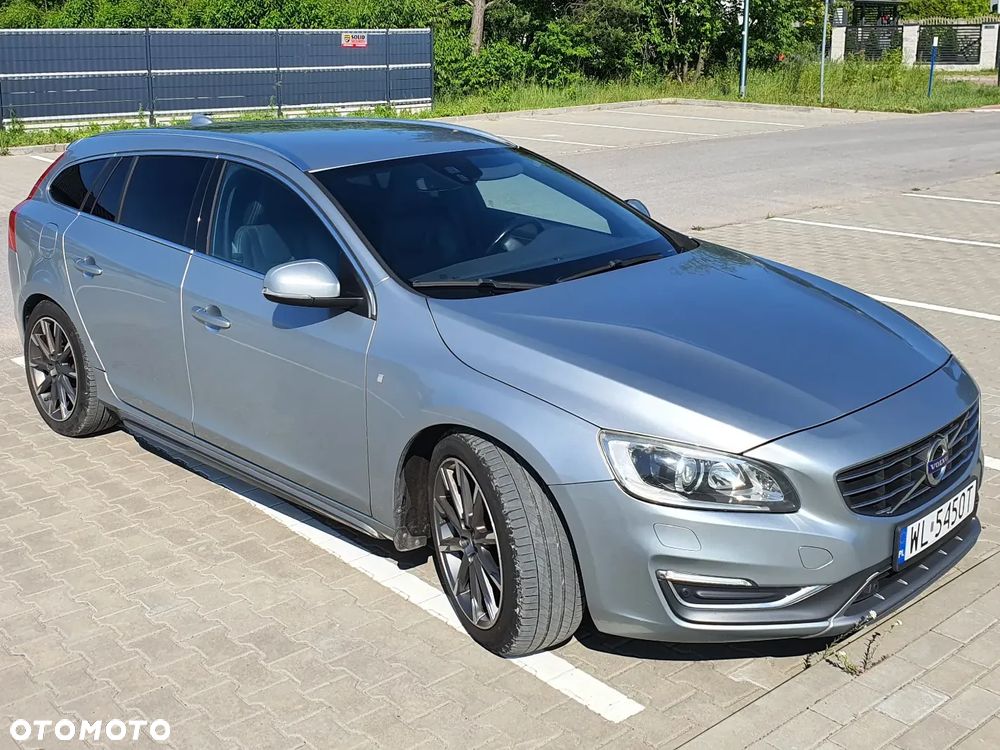 Volvo V60 D4 Drive-E R-Design Summum - 1