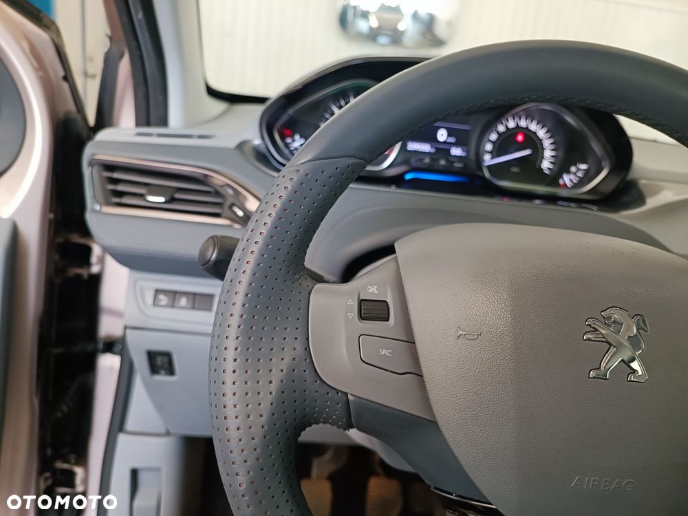 Peugeot 208 1.6 VTi Allure - 17