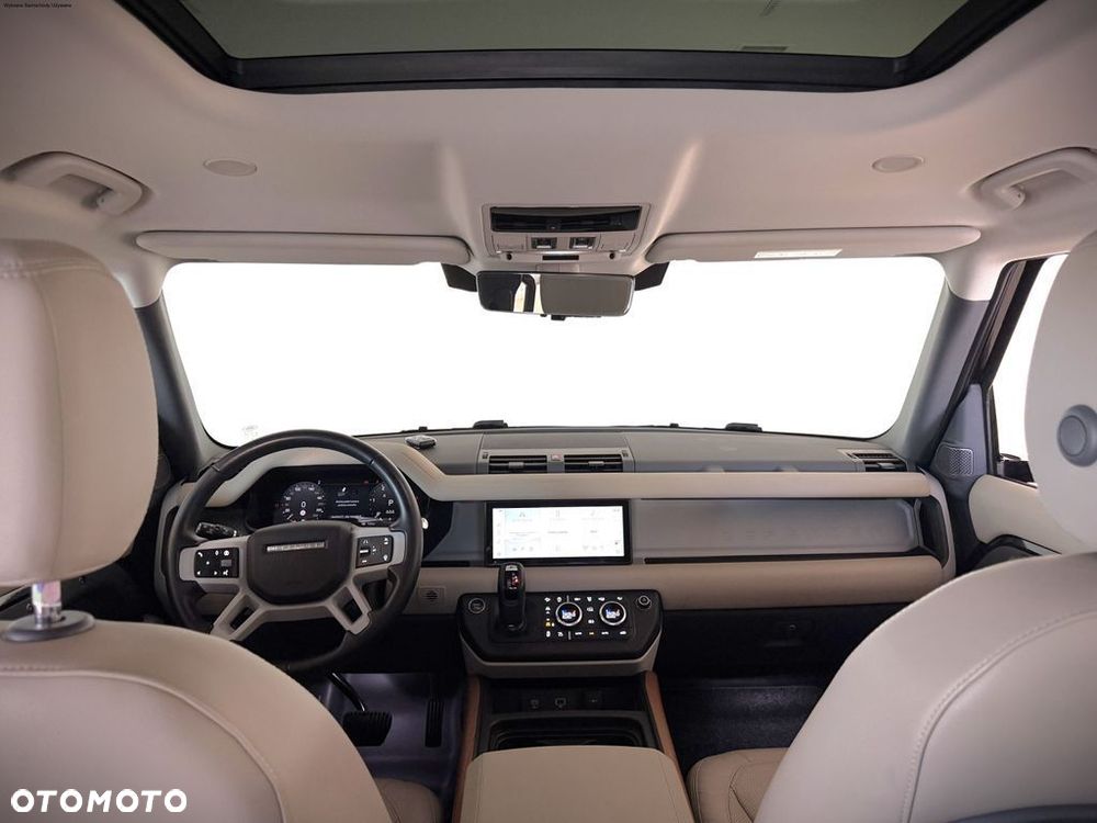 Land Rover Defender 2023 photo 2