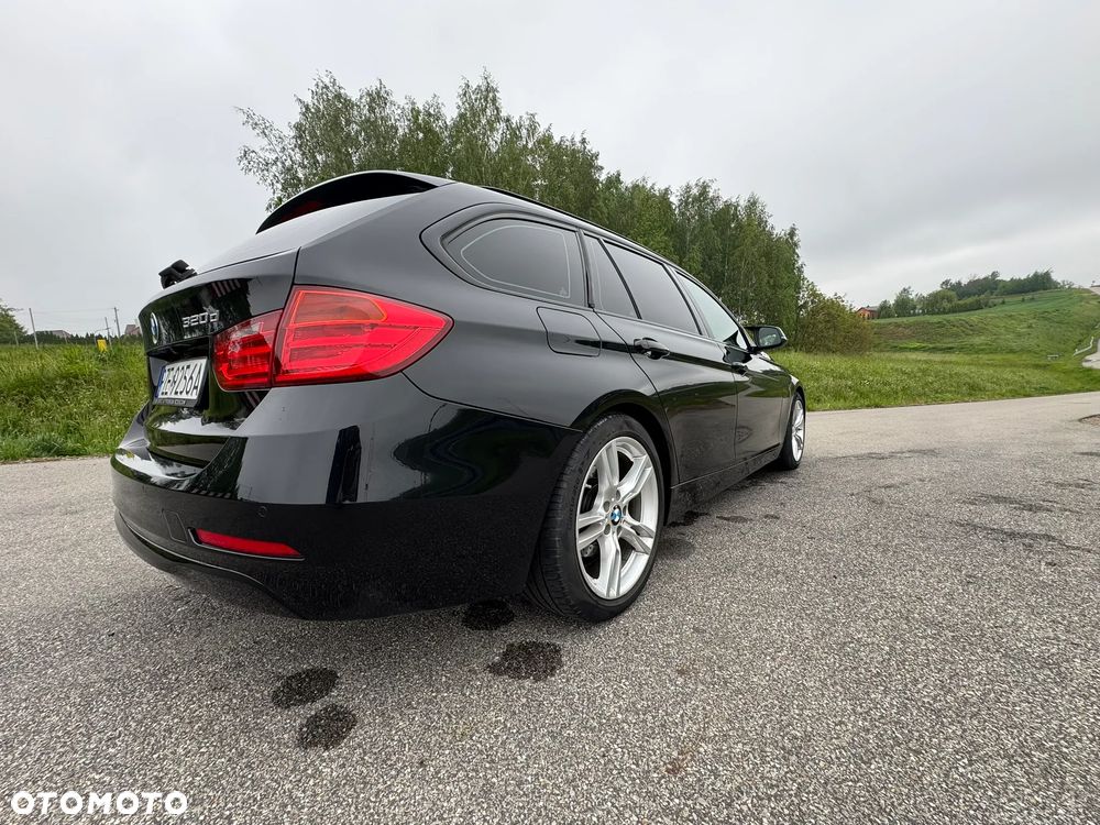BMW Seria 3 320d Efficient Dynamics Edition - 34