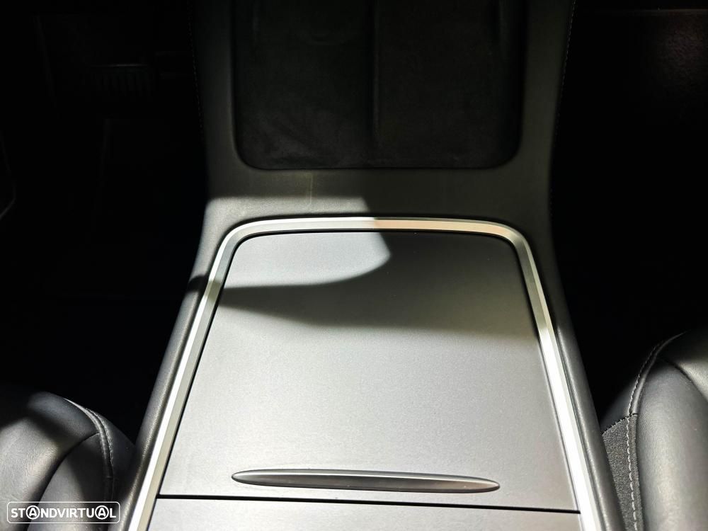 Tesla Model 3 Long Range AWD Dual Motor - 32