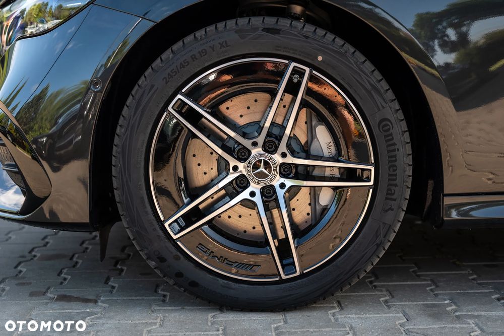 Mercedes-Benz Klasa E 220 d 4-Matic AMG - 20