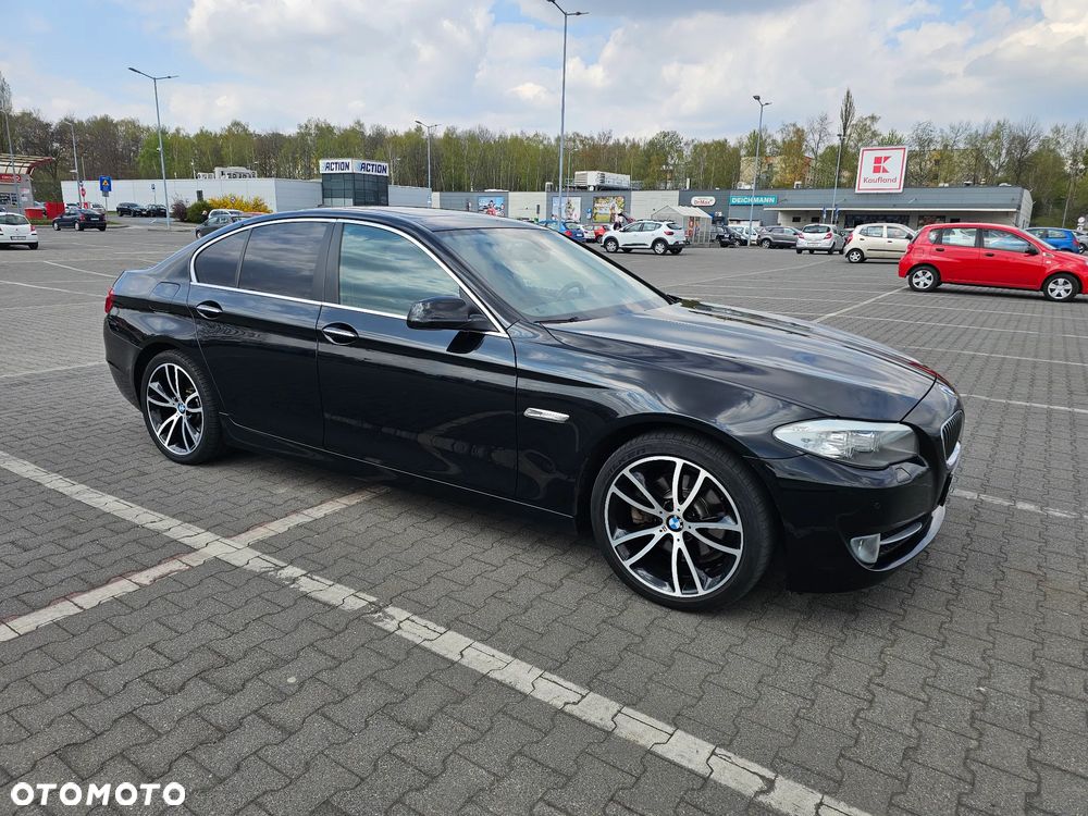 BMW Seria 5 520d xDrive - 14