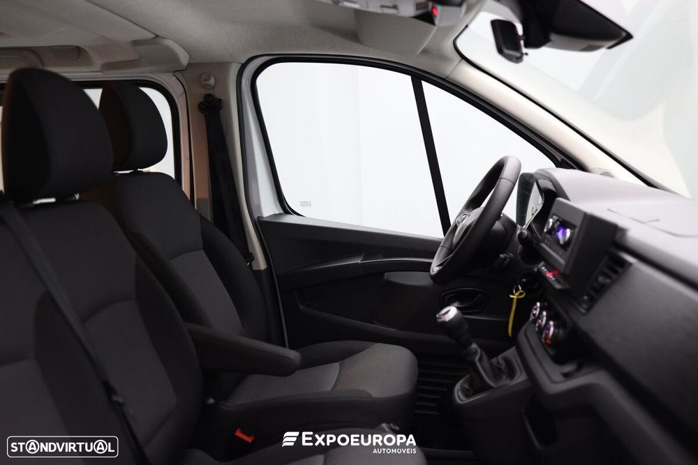 Renault Trafic 2.0 Blue dCi L2H1 IP - 23