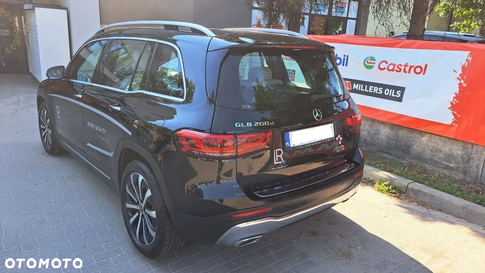 Mercedes-Benz GLB 200 d 4-Matic 8G-DCT - 4