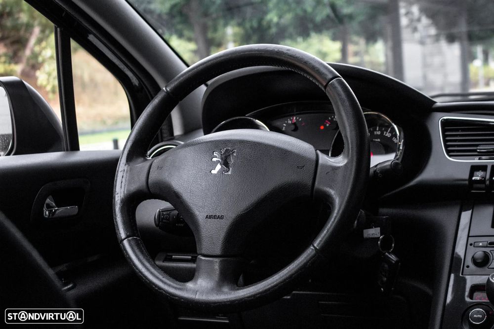 Peugeot 3008 1.6 HDi Executive - 32