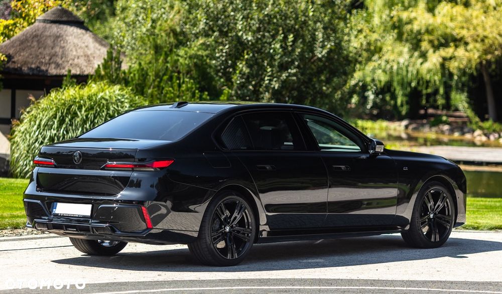 BMW Seria 7 - 15