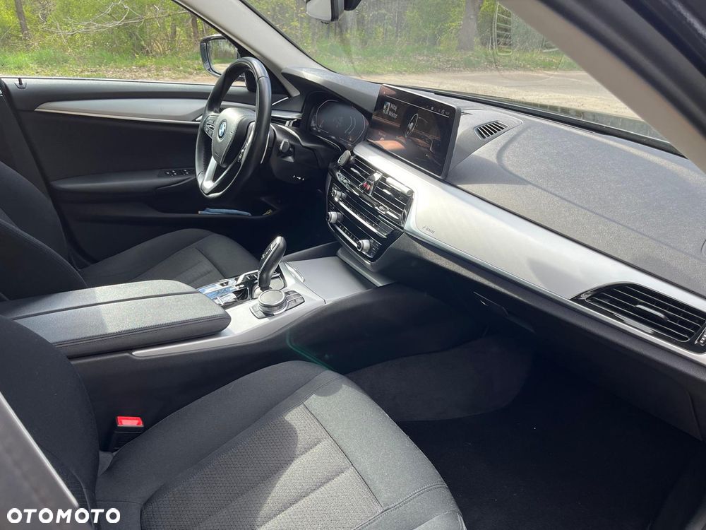 BMW Seria 5 520d Luxury Line sport - 30