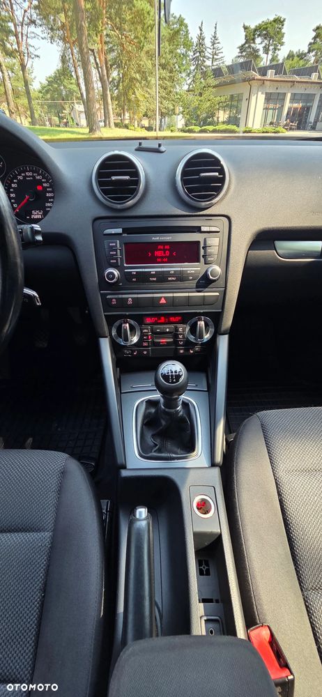 Audi A3 Sportback 1.6 TDI DPF S line Sportpaket - 32