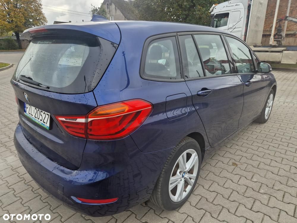 BMW Seria 2 218d - 5