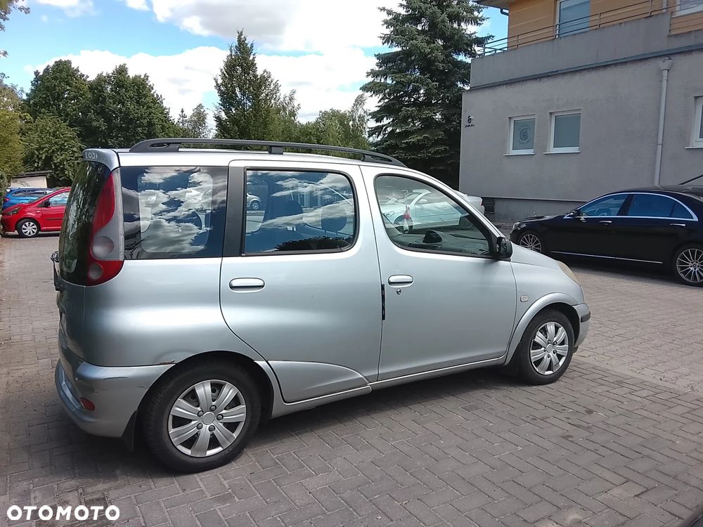 Toyota Yaris Verso 1.3 - 1