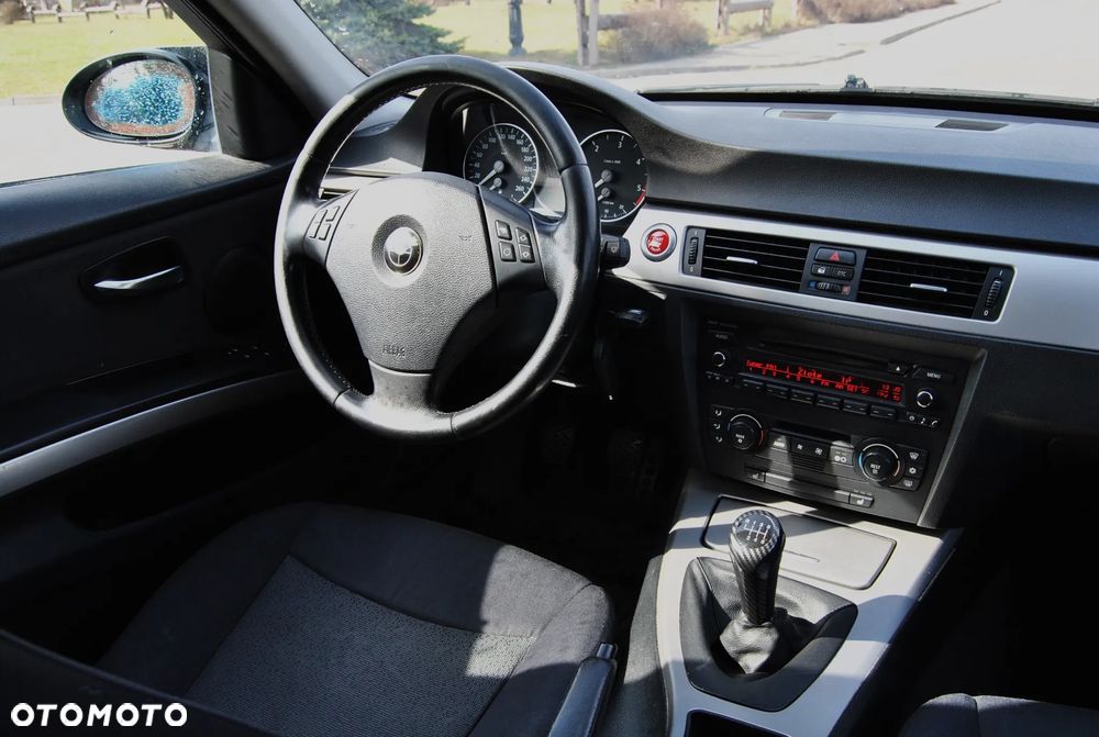 BMW Seria 3 320d - 11