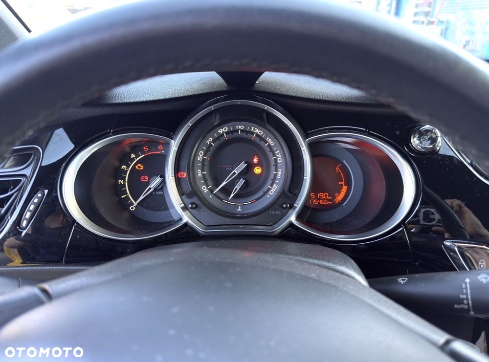 Citroën DS3 HDi 90 FAP SoChic - 9
