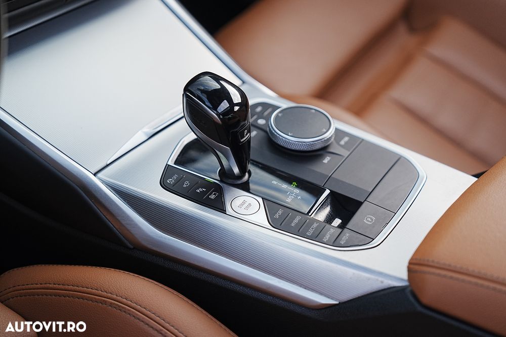 BMW Seria 3 330e Aut. M Sport - 35