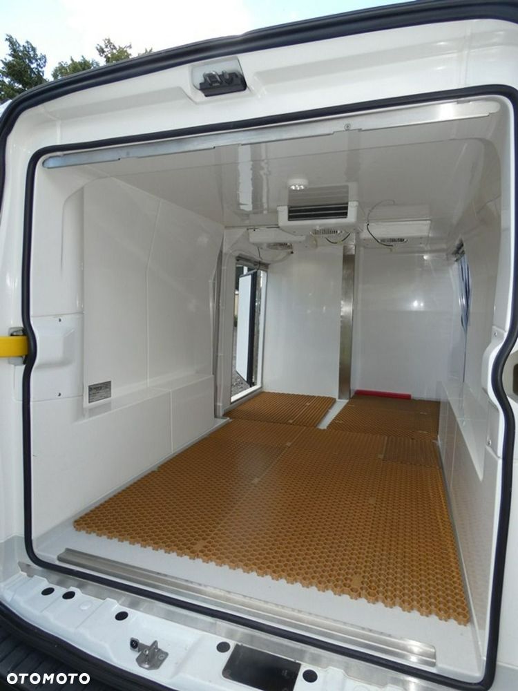 Ford Transit Custom - 13