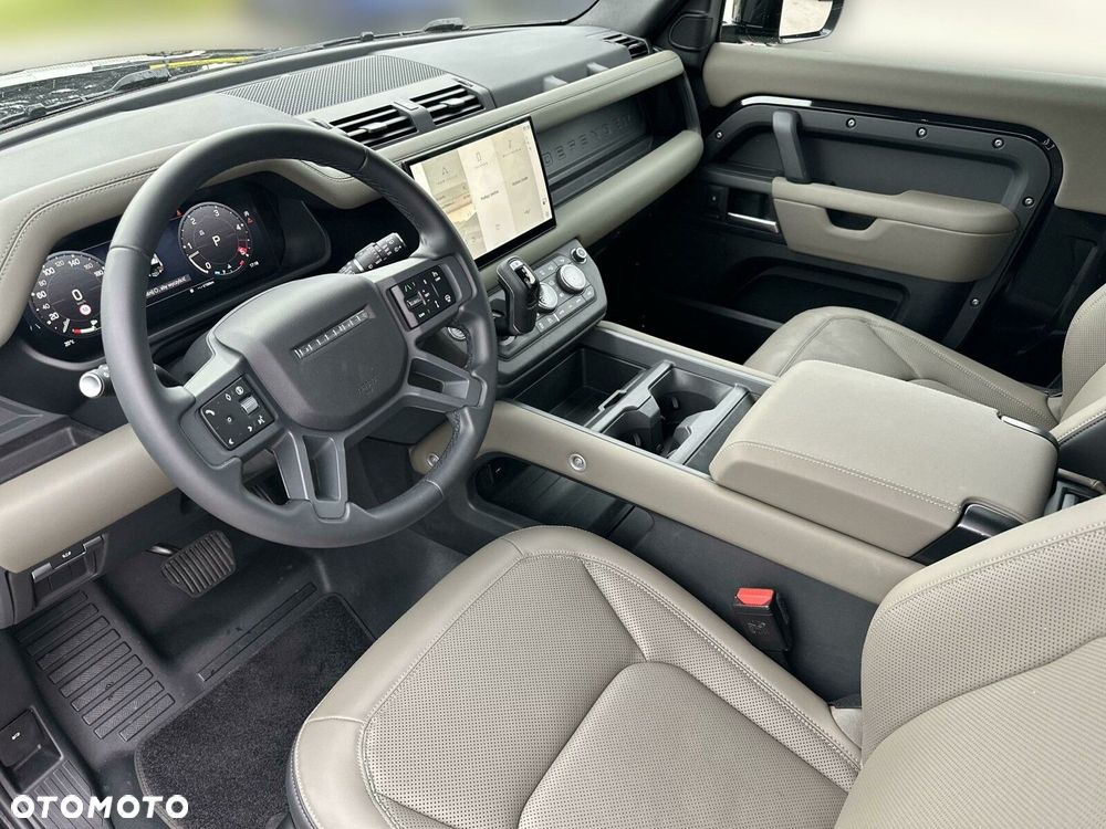 Land Rover Defender - 14