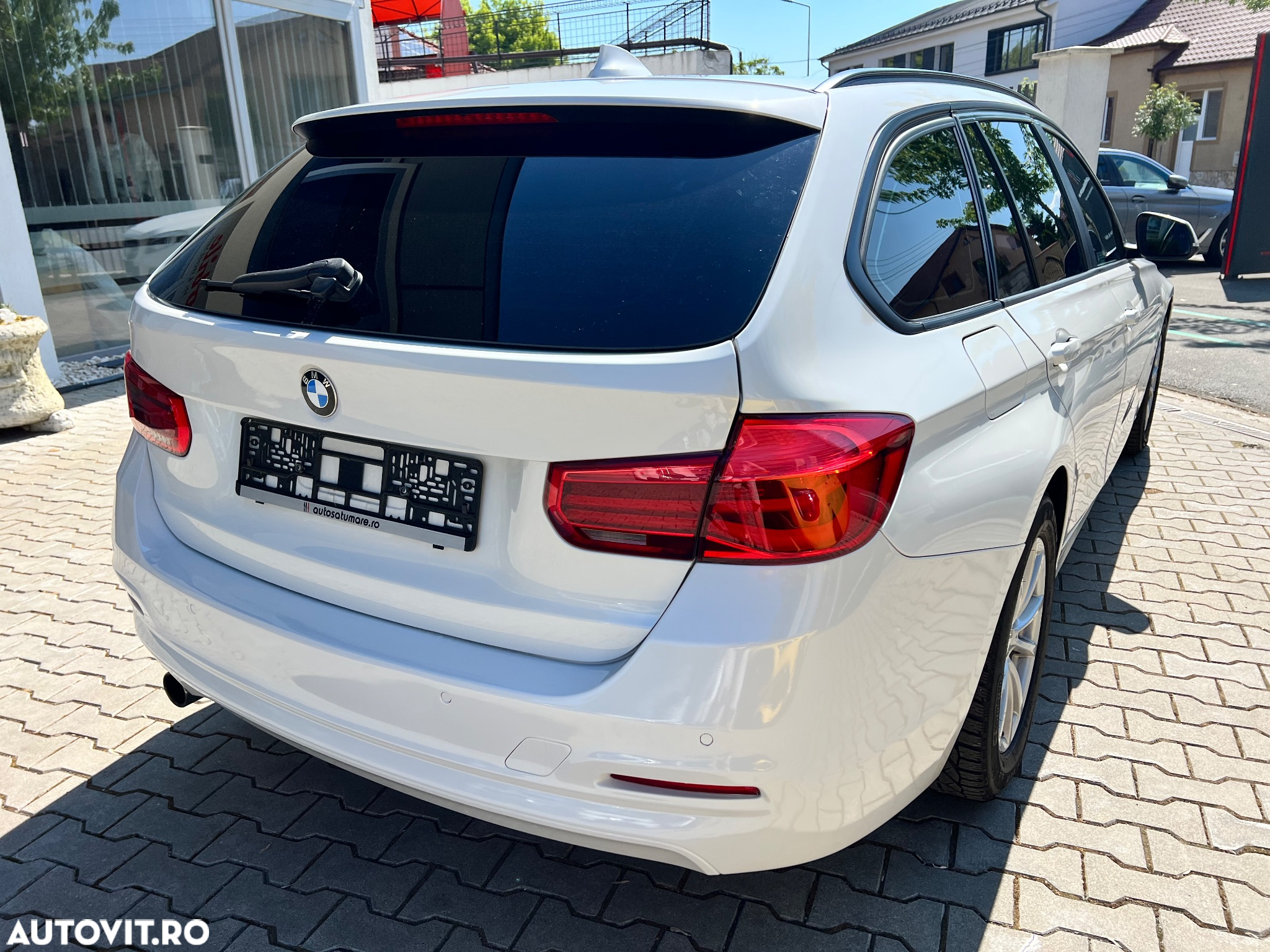 BMW Seria 3 318d Touring Aut. Advantage - 9