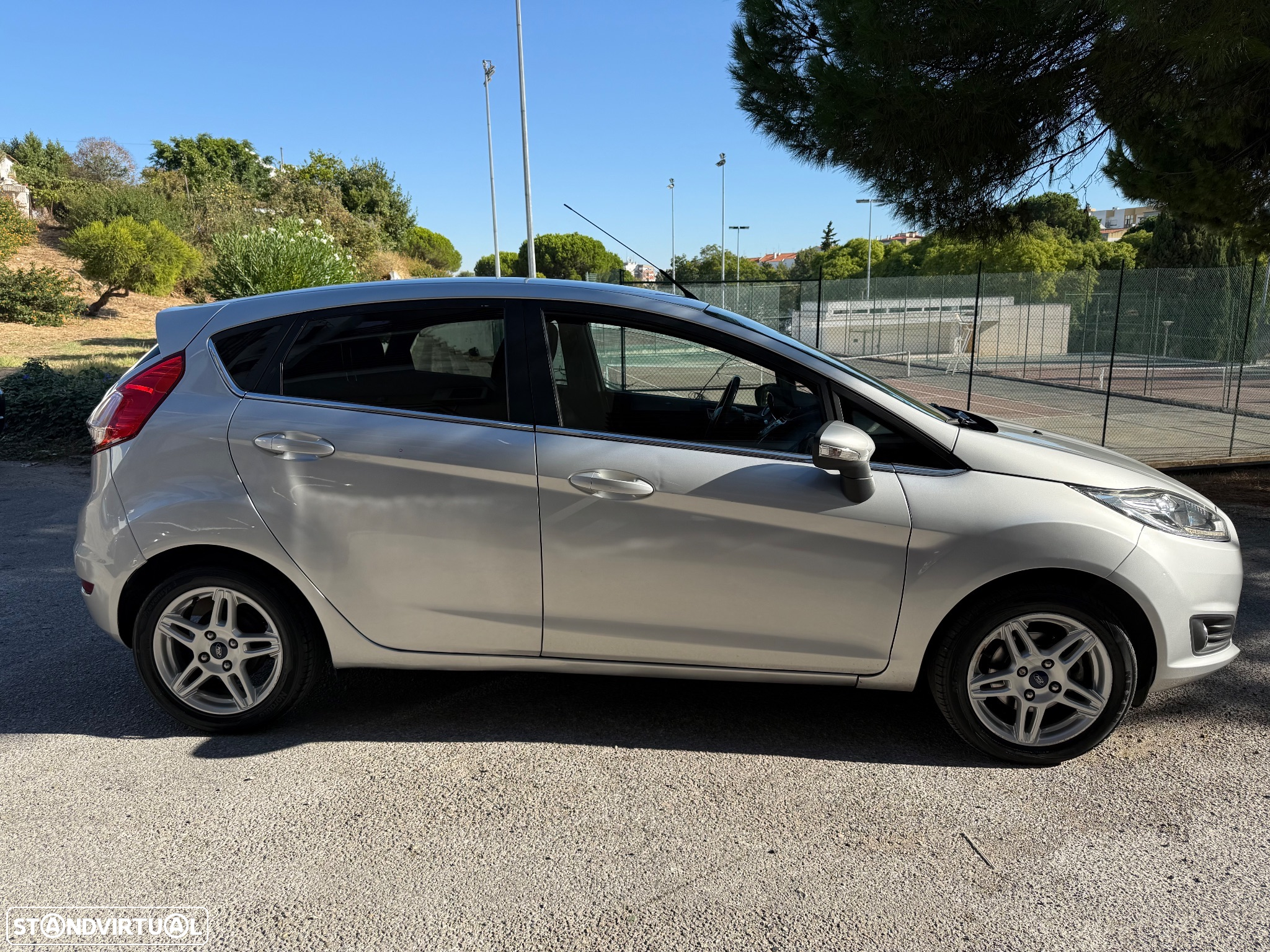 Ford Fiesta 1.5 TDCi Titanium - 8