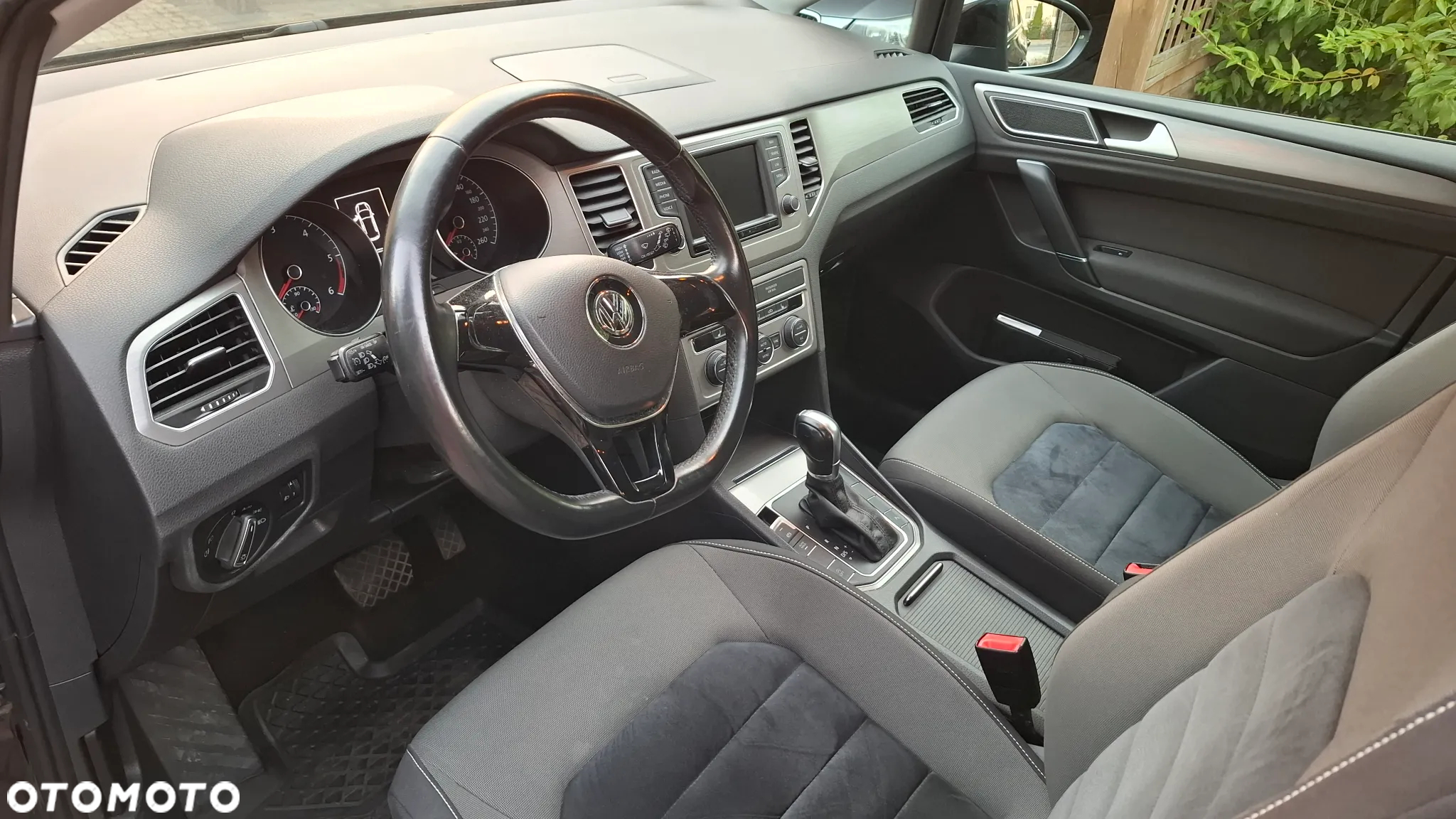 Volkswagen Golf Sportsvan 2.0 TDI SCR DSG Comfortline - 10