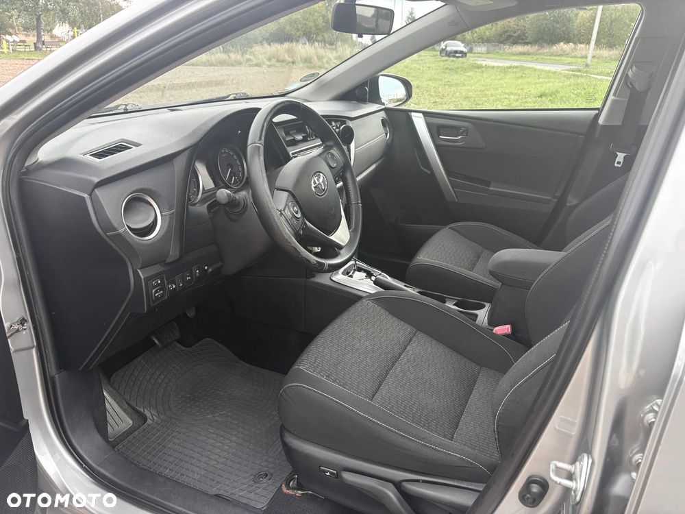 Toyota Auris 1.6 Premium Comfort MS - 10