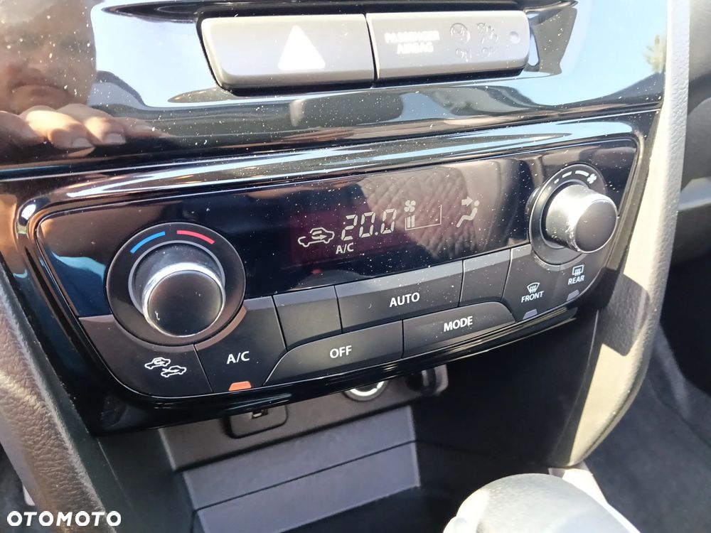 Suzuki Vitara 1.5 Dualjet Hybrid AGS Comfort+ "SHINKAI" - 25
