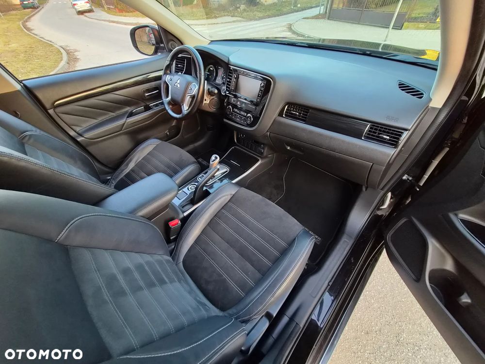 Mitsubishi Outlander - 28