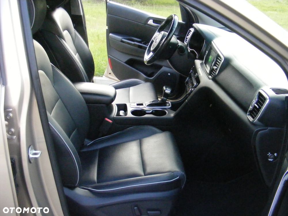 Kia Sportage 2,0 CRDI AWD Platinum - 11