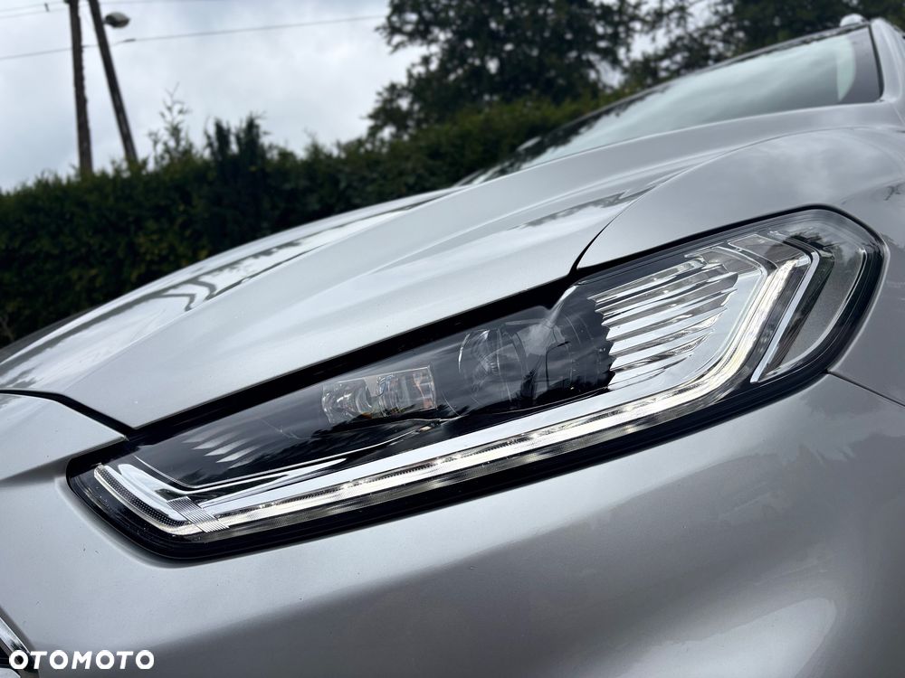Ford Mondeo 2.0 Hybrid Titanium - 25
