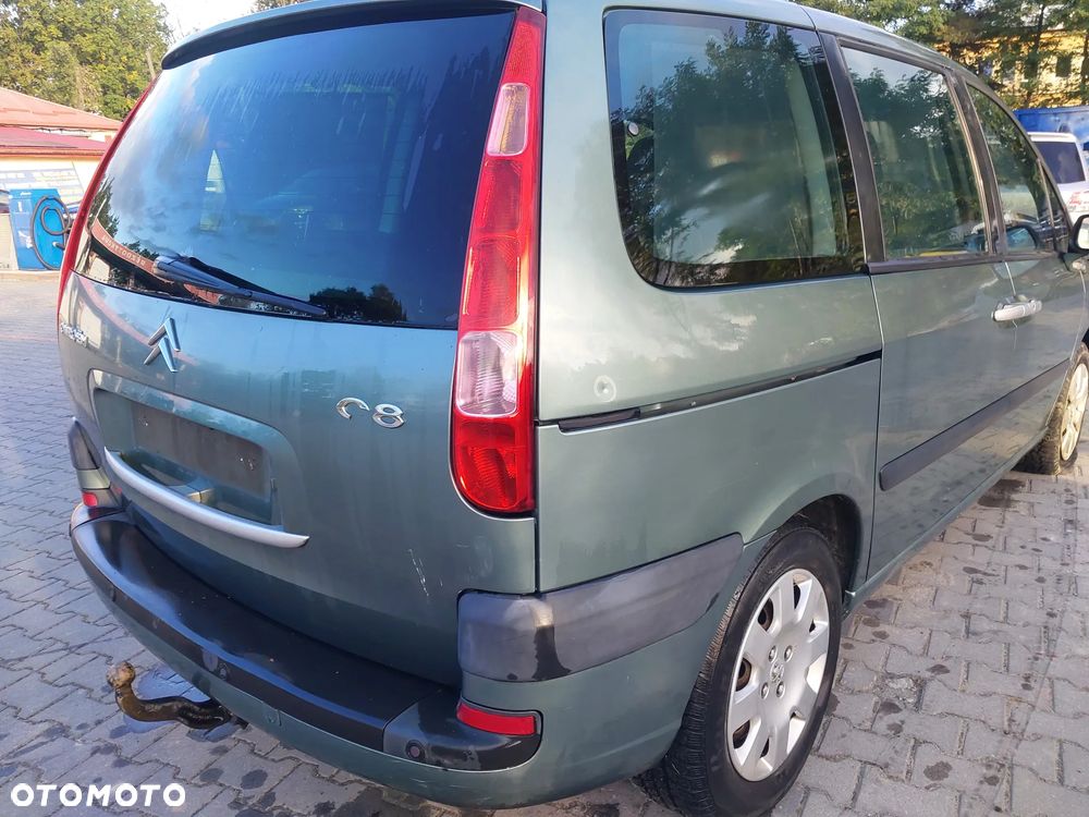 Citroen C8 Peugeot 807 silnik kompletny 2.0 16v Benzyna EW10A RFJ 103 kW 140 KM kolektor przepustnica cewka pompa alternator sprężarka skrzynia biegów AUTOMAT drzwi klapa maska zderzak lusterko listwa przesuwne boczne klamka zamek rolka mikrostyk blenda pas konsola schowek boczek drzwi fotel obrotowy fotele podsufitka panel sterownik wyświetlacz moduł szyba poduszka kierownica manetki zwijak radio mechanizm wydech tłumik mcperson zacisk hamulcowy lampa felga R16 hak holowniczy odpinany zbiorniczek rura przewód dekory drewno wyświetlacz NA CZĘŚCI WSZYSTKIE CZĘŚCI - 9