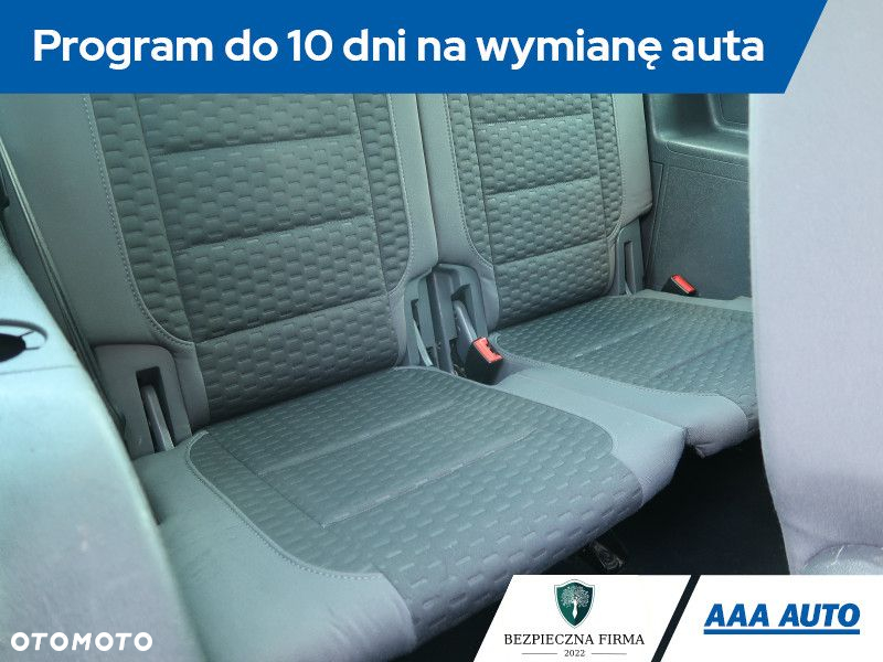 Volkswagen Touran - 19