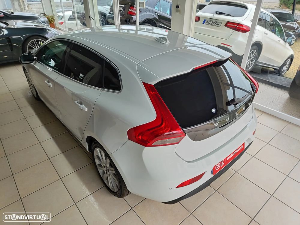 Volvo V40 D2 Momentum - 10