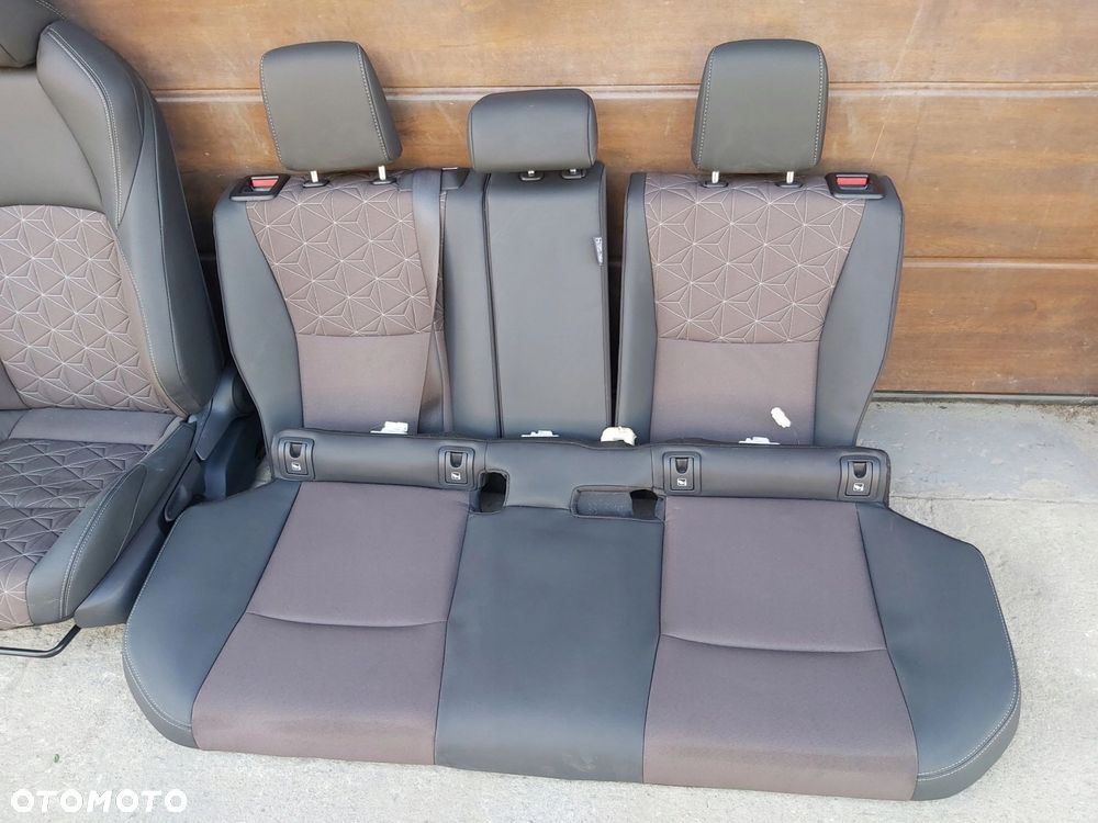 Toyota Yaris Cross Fotel przód lewy prawy skóra kanapa tył Komplet - 5