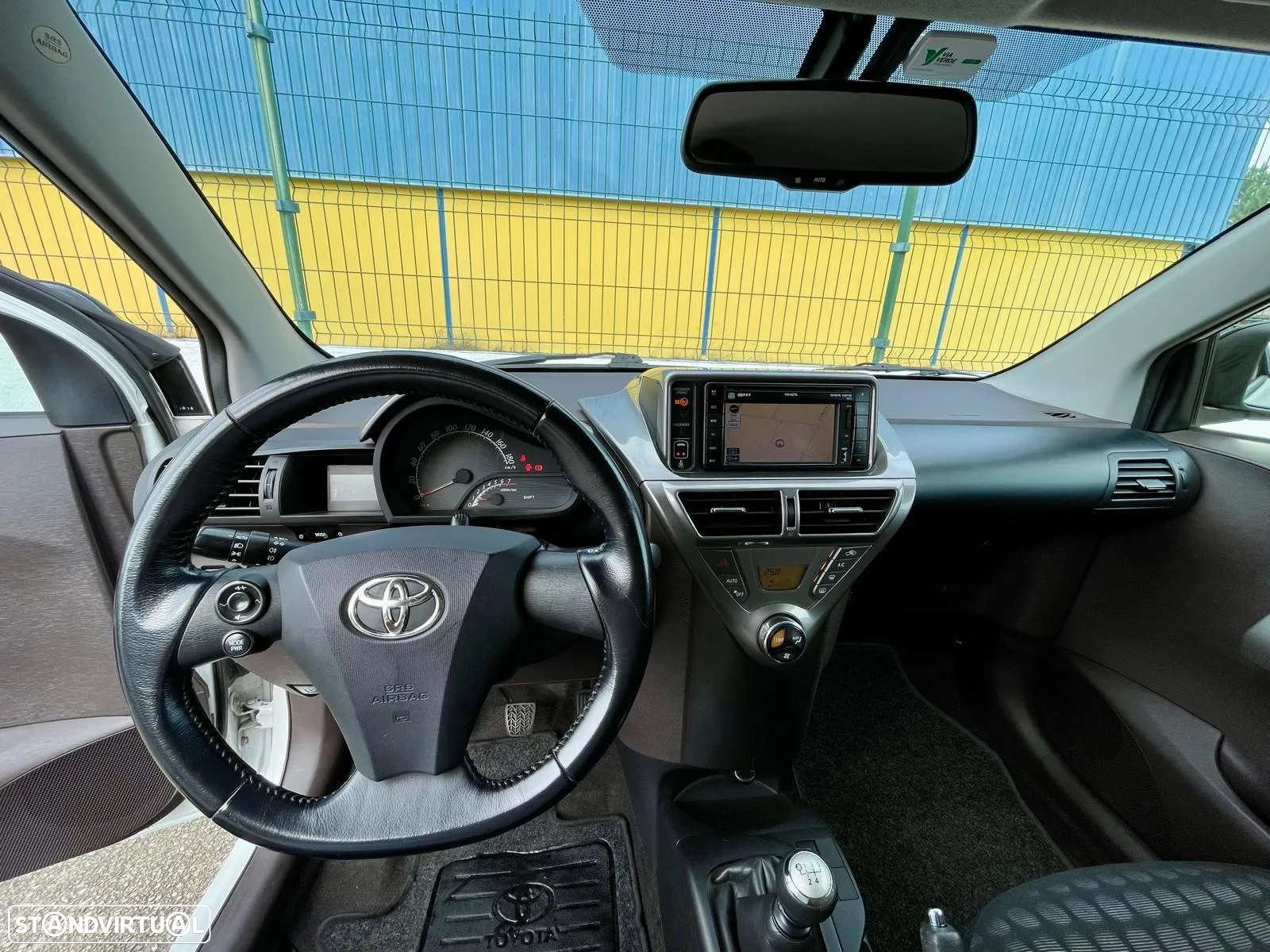 Toyota iQ 1.0 VVT-i 2 EP+NAVI+Bluetooth - 3