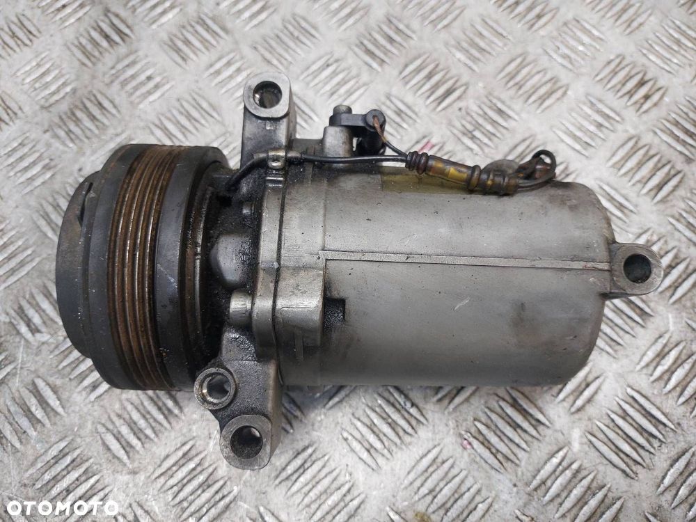 SPRĘŻARKA KLIMATYZACJI BMW E39 2.0 D 8386650 - 3