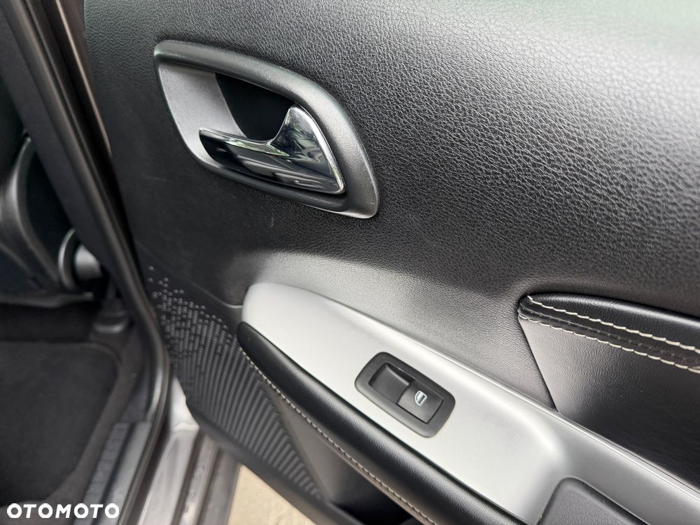 Fiat Freemont 2.0 Multijet 16V DPF Automatik Allrad Black Code - 26