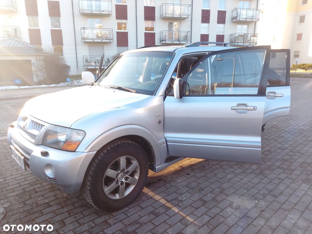 Mitsubishi Pajero 3.2 DI-D Automatik Dakar - 10