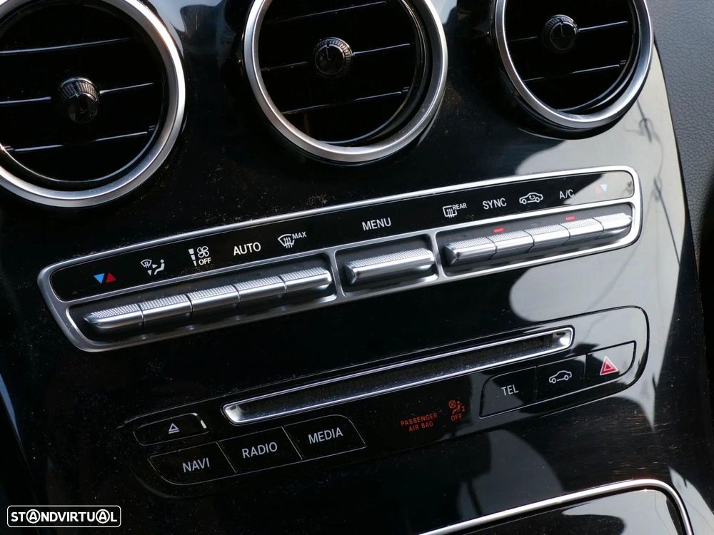 Mercedes-Benz C 300 h Avantgarde+ - 23
