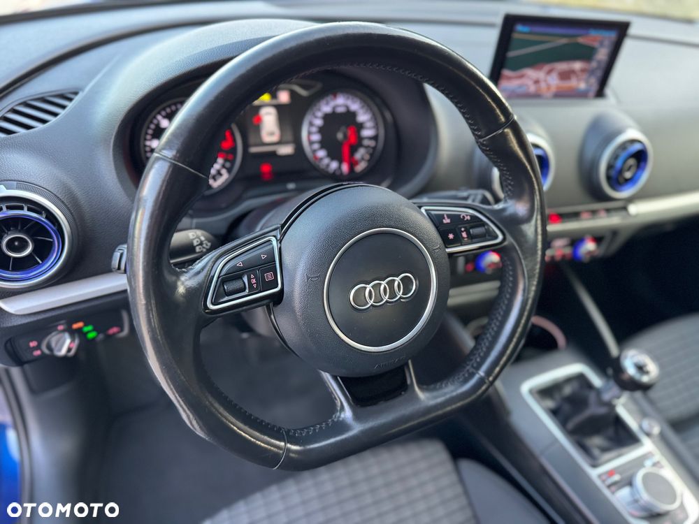 Audi A3 Sportback 1.6 TDI (clean diesel) S line Sportpaket - 25