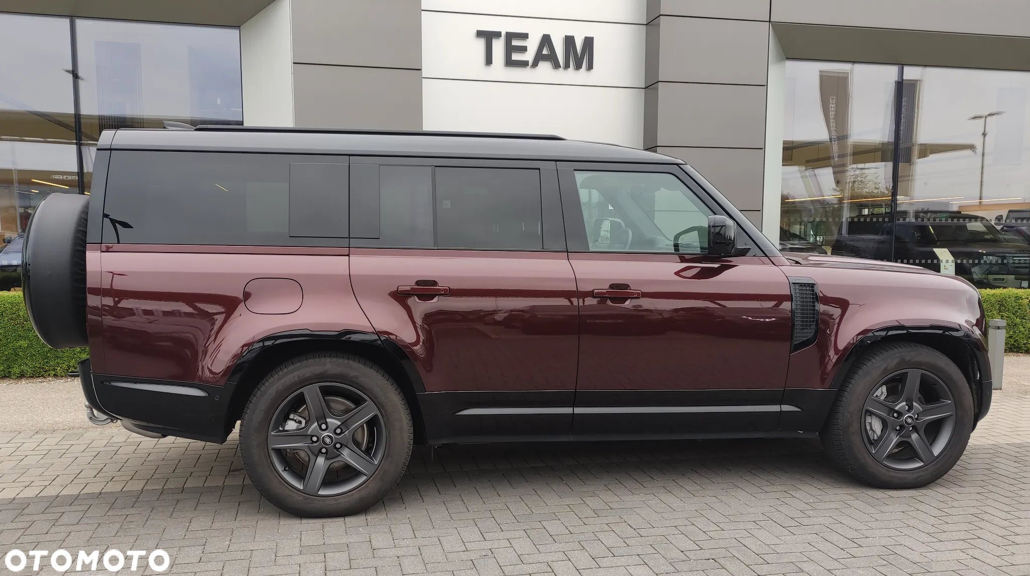 Land Rover Defender - 13